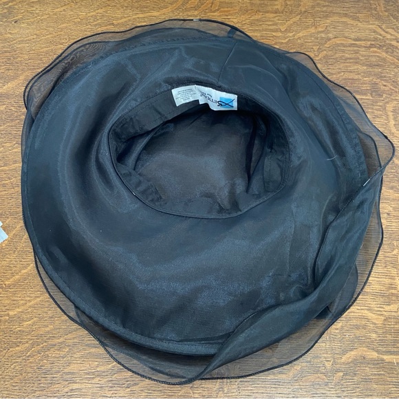 VINTAGE BETMAR NEW YORK BLACK BOW TULLE SHEER DRAMATIC DERBY WOMENS RETRO HAT - Picture 9 of 13